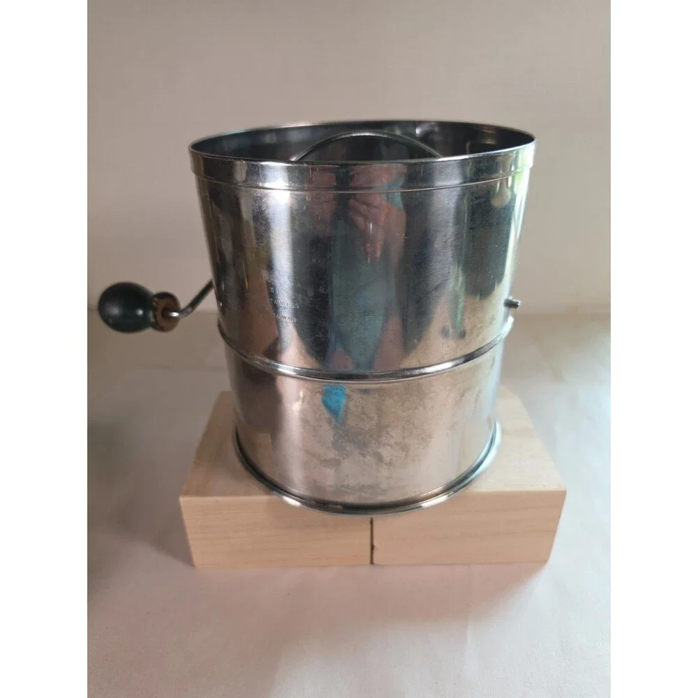 Vintage Extra Large Sifter 8-Cup Hand Crank Flour  Dry Ingredients Sifter Green
